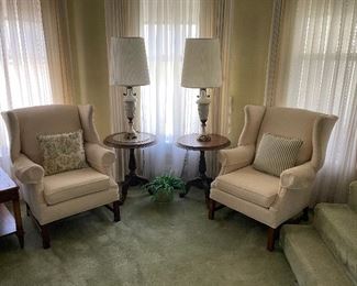 Two very nice armchairs, lamp tables and lamps