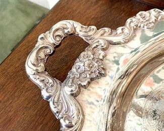 This is a beautiful set-all pieces match