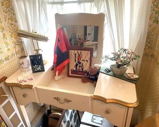 Vintage vanity