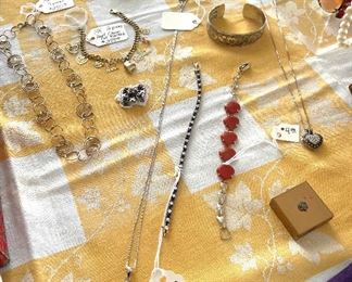 Very nice Sterling necklace with Sterling cross pendant