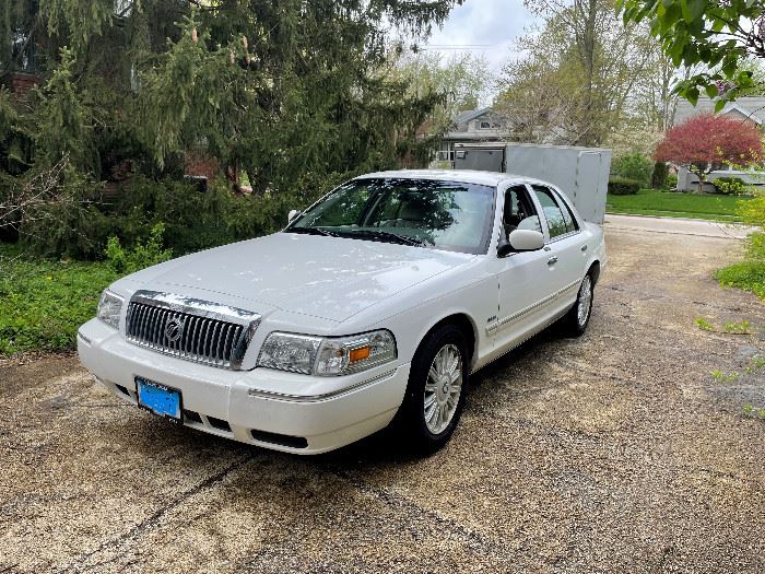 2011 Mercury Grand Marquis. This car rides like a dream!