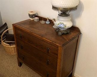 Antique chest and lamps 