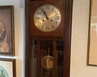 Pendulum wall clock