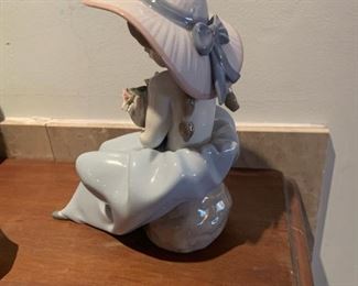 Lladro Girl with Fragrant Bouquet Porcelain Figurine