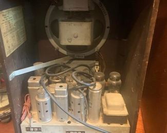 Standard broadcast short wave radio