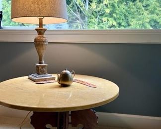 Home decor, round end table, table lamp