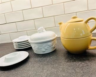 Tea serving, kitchenware
