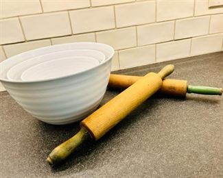 Wooden rolling pins and mixing bowl set