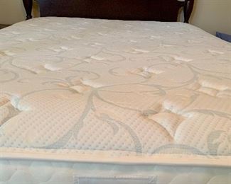 Sealy queen size mattress & boxspring