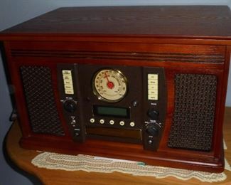 IT - Innovative Technology am-fm/phono/CD/cassette unit