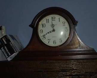 Howard Miller Dual Chime mantel clock