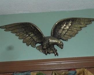 Metal eagle wall hanging