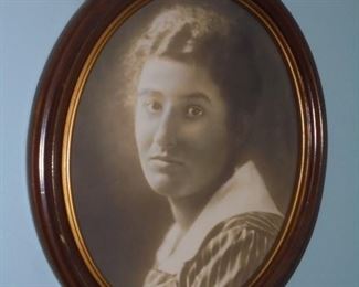 Antique oval framed picture of lady