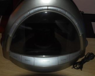 HoMedics radio/alarm w/projection