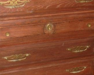 Wood 5 drawer chest of drawers