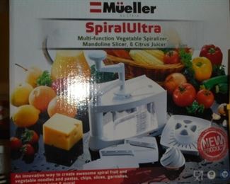Mueller Spiral Ultra slicer/juicer w/box