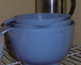 3 Blue measuring bowls