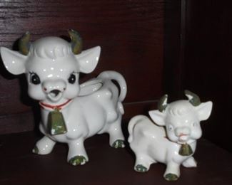 Vintage small cow creamer w/ baby cow