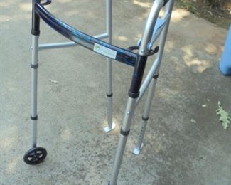 New walker w/wheels & hand brakes