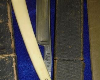 Vintage Essex straight razor w/case