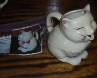 Puss & Boots USA Shawnee pottery co.