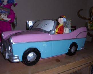 Maxine collection: Ceramic car w/Maxine