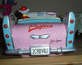 Maxine collection: Ceramic car w/Maxine
