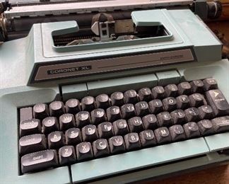 Coronet XL Typewriter