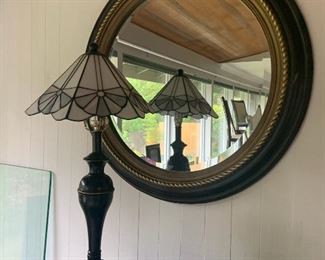 wall mirror, table lamp