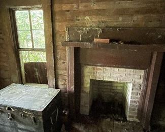 Cabin fireplace w/mantle