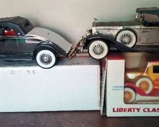 Spec-Cast Liberty Classics Massey-Harris Die Cast Delivery Truck And Battery Operated Model Car Radios, Qty 2
