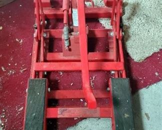 Central Hydraulic ATV Lift 1250# Capacity Model 40381