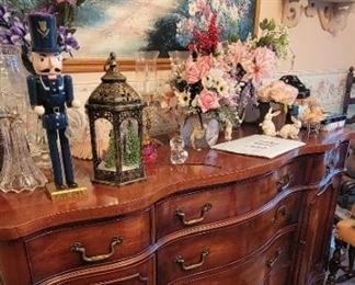 Matching sideboard 