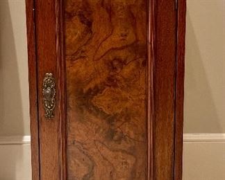 Cabinet with Storage - 15.25"l x 13.75"w x 31.5"h