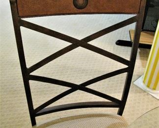 Very Nice Round Glass Top Table with 4 Chairs