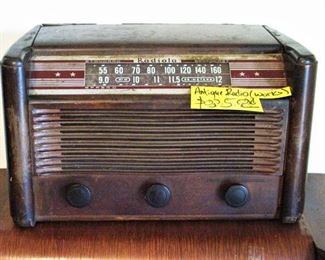 Working Antique Radiola Radio
