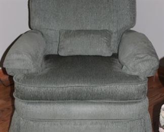 Quantity (2) Power Recliner