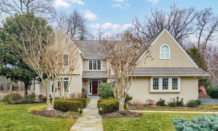 Come to this beautiful 6,000sf home in media for gorgeous items and treasures!  Don’t wait for the furniture stores to deliver, these items are available immediately for pick up Friday and Saturday! 

Ethan Allen furniture and accessories
Leather recliner leather furniture
Dining room table &8 chairs
Farmhouse kitchen table and chairs
Living room furniture
Accessories
Paintings
Jewelry
Designed clothing 
St. John clothing 
Bedding and linens
Tools,
Garage items
Pet items
Outdoor furniture
Grill
Books
Rugs
And so much more!  This is a can’t miss sale! 