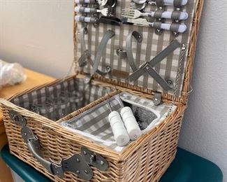 Picnic Time - Picnic Basket $20 18" W X 9"H X 13" D Item #16