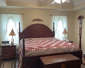 Link~Taylor 'Colonial Pine' king post bed with matching side tables, lamps. Cedar chest...