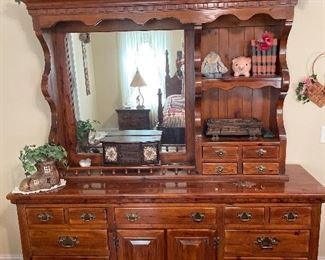 Matching Link~Taylor 'Colonial Pine' dresser/mirror