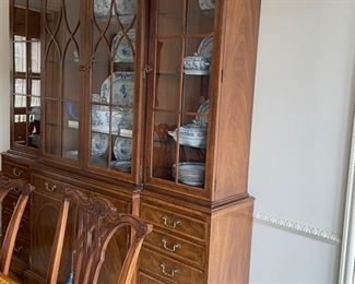 Vintage Hendredon China Cabinet with Tiered Top, Lattice Trimmed Decorative Cornice and Four Doors with Arched Mullions Opening to Glass Shelves. Measures 78.0" W x 85.5" H x 18.0" D. Photo 2 of 2.