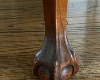 Set of 12 Henredon Chippendale Dining Chairs - 2 Captain & 8 Side Chairs. 19" Seat Height. Photo 2 of 5.