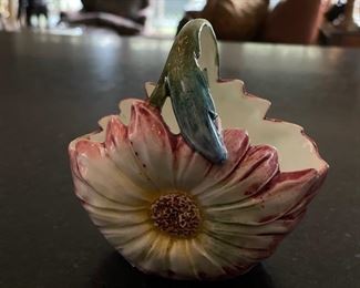 Flower Bud Vase / Basket. Photo 1 of 2.