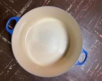 8 Quart Blue Le Creuset Dutch Oven. Photo 3 of 3.
