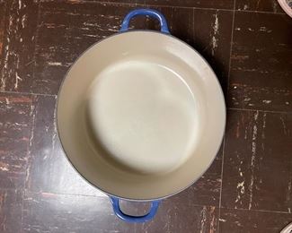 7.5 Quart Blue Le Creuset Dutch Oven with Lid. Photo 3 of 3.