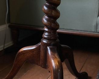 Bergelin Home Store Cricket Table. Photo 4 of 4.