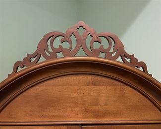 Vintage cherry wood child's vanity with mirror. Great as is but wouldn't this look amazing painted in lemon yellow? Photo 2 of 3.