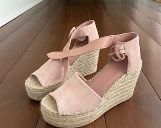 Sample of size 9 ladies shoes: Marc Fisher Shoes. Photo 1 of 2