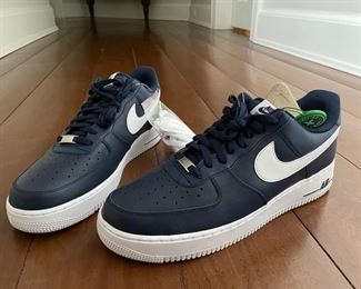 Nike Shoes. Size 13 Photo 1 of 2.